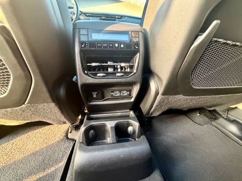 Used 2022 Jeep Grand Cherokee L Overland w/ Luxury Tech Group IV image 18