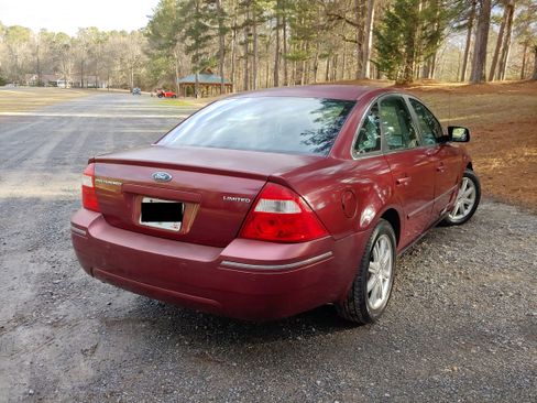 Used 2005 Ford Five Hundred Limited image 9