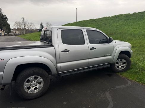 Used 2013 Toyota Tacoma Pickup 4D 5 ft w/ TRD Off-Road Pkg image 5
