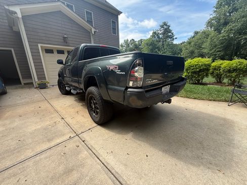 Used 2010 Toyota Tacoma PreRunner RWD image 9