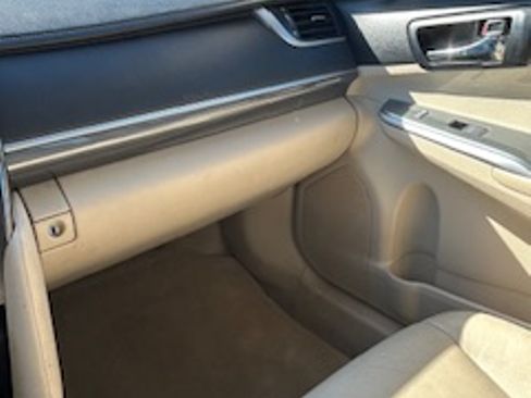 Used 2014 Toyota Camry XLE image 22