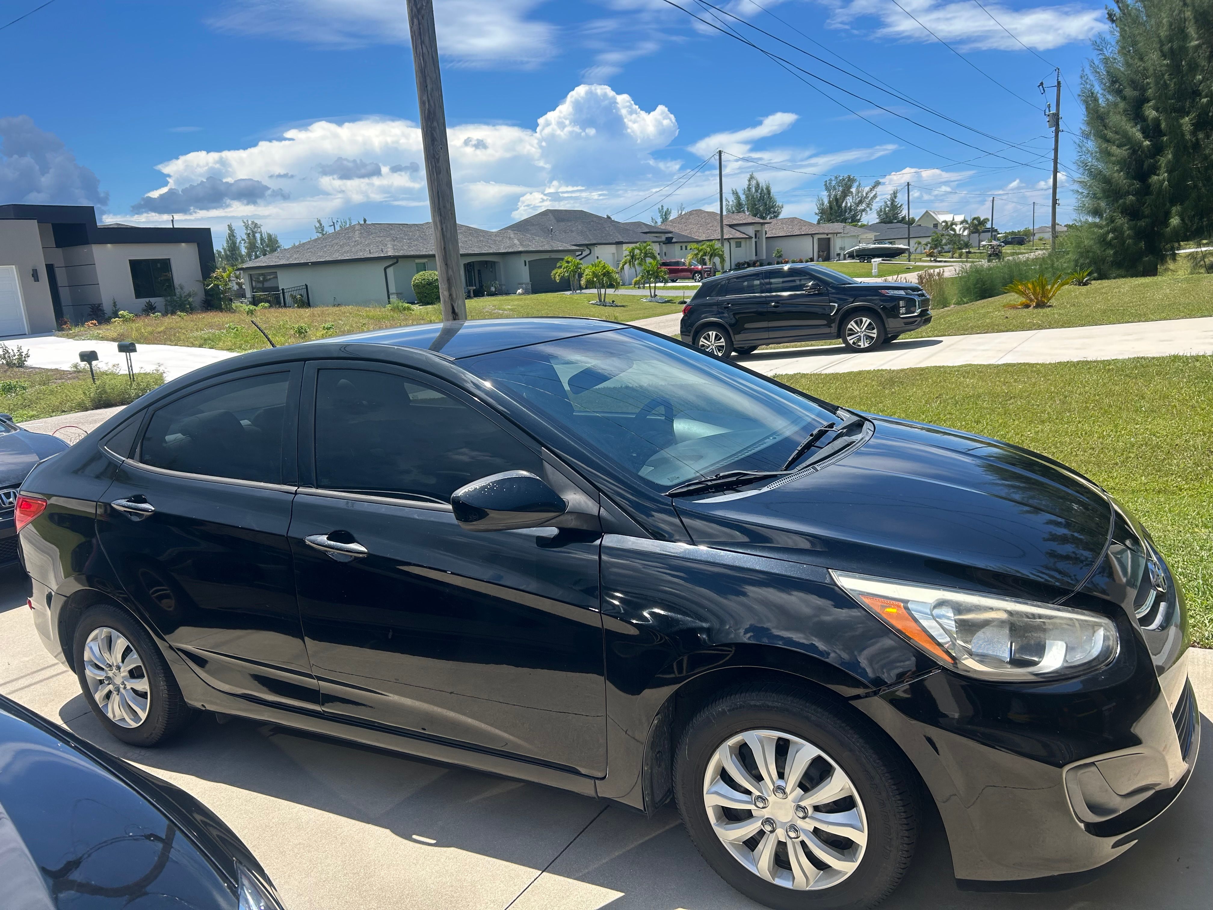 Used 2016 Hyundai Accent SE FWD image 2