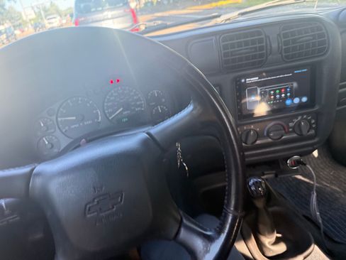 Used 2003 Chevrolet S10 Pickup LS RWD image 14
