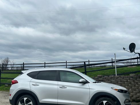 Used 2018 Hyundai Tucson Sport AWD/4WD image 11