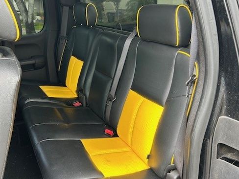 Used 2007 GMC Sierra 1500 SLE w/ Z71 Off-Road Package image 8