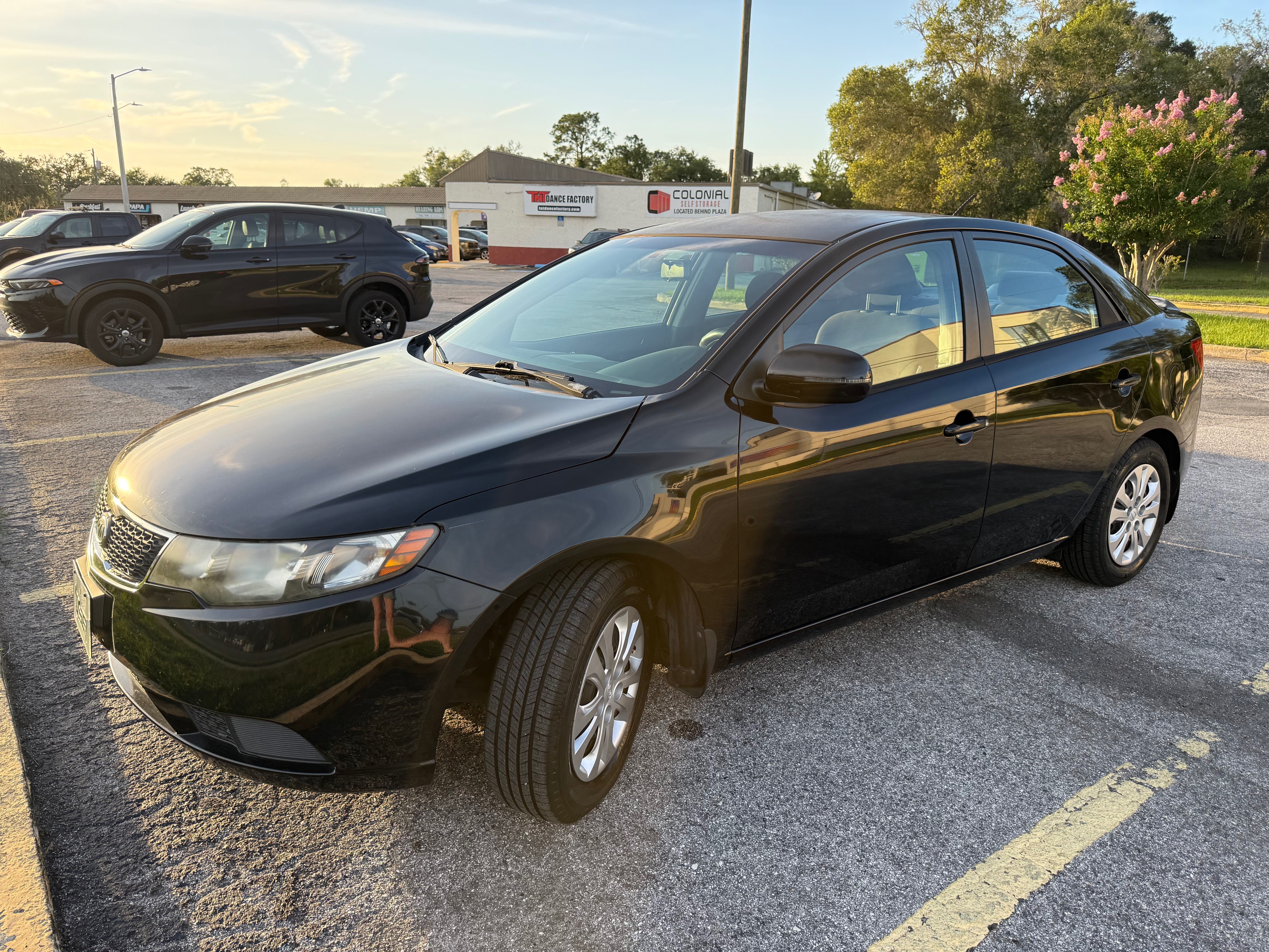 Used 2013 Kia Forte EX w/ Fuel Economy Pkg FWD image 2
