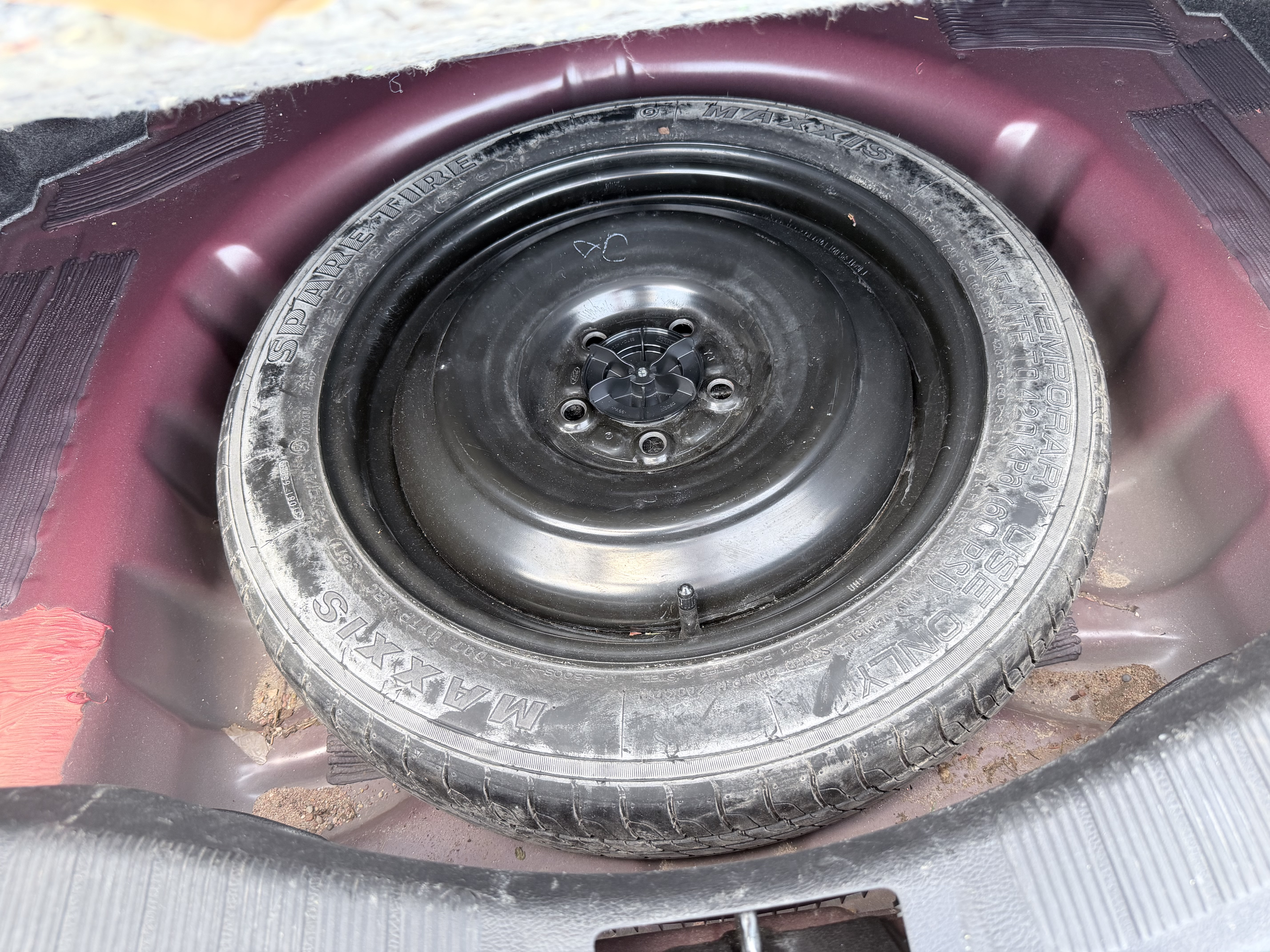 Used 2020 Ford Fusion SE FWD image 10