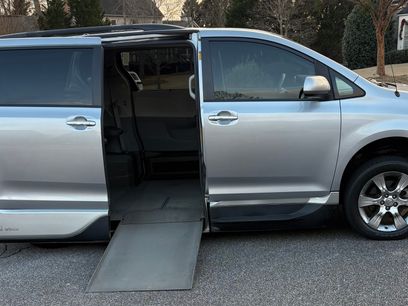 Used 2013 Toyota Sienna SE