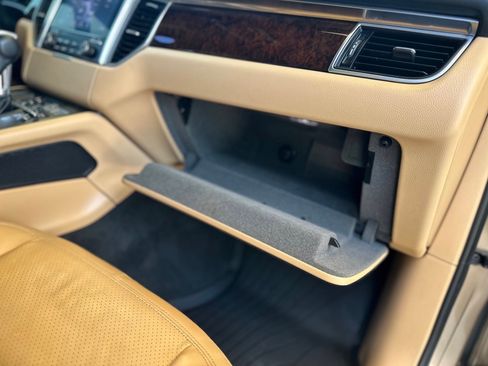 Used 2018 Porsche Macan Sport Edition image 21