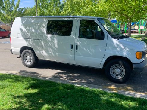Used 2006 Ford E-150 and Econoline 150 RWD image 4