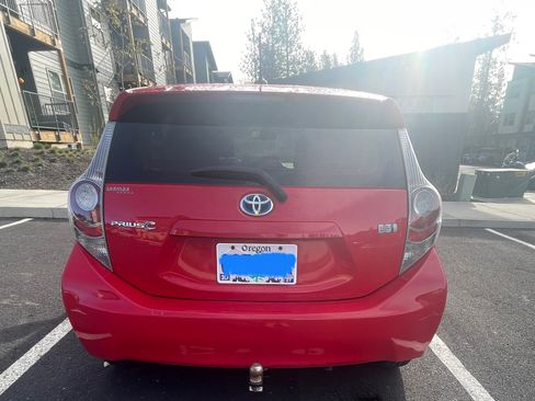 Used 2014 Toyota Prius C One image 11