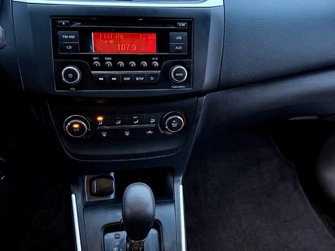 Used 2017 Nissan Sentra S image 13