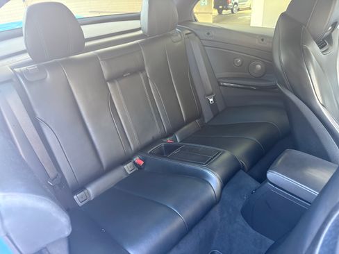 Used 2018 BMW M4 Convertible RWD image 13