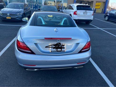 Used 2018 Mercedes-Benz SLC 300 image 2