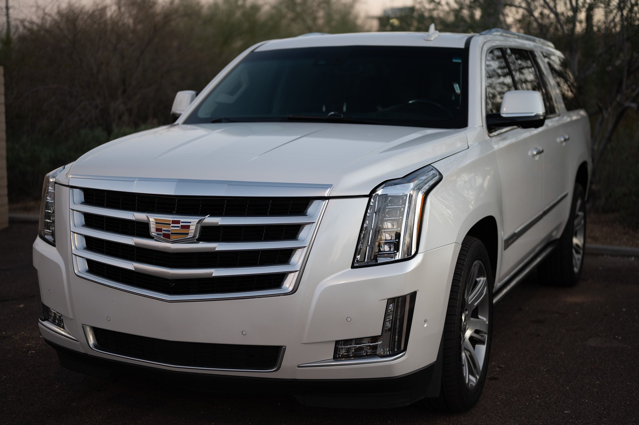 Used 2017 Cadillac Escalade ESV Premium Luxury AWD/4WD image 1