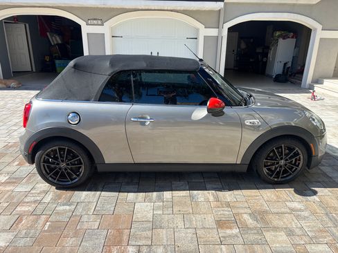 Used 2018 MINI Cooper S image 2