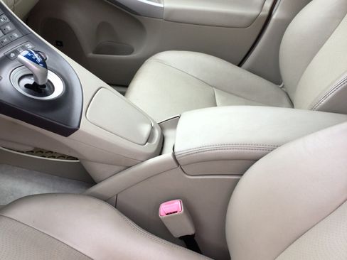 Used 2010 Toyota Prius Three image 6