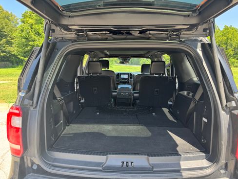 Used 2021 Ford Expedition XLT AWD/4WD image 18
