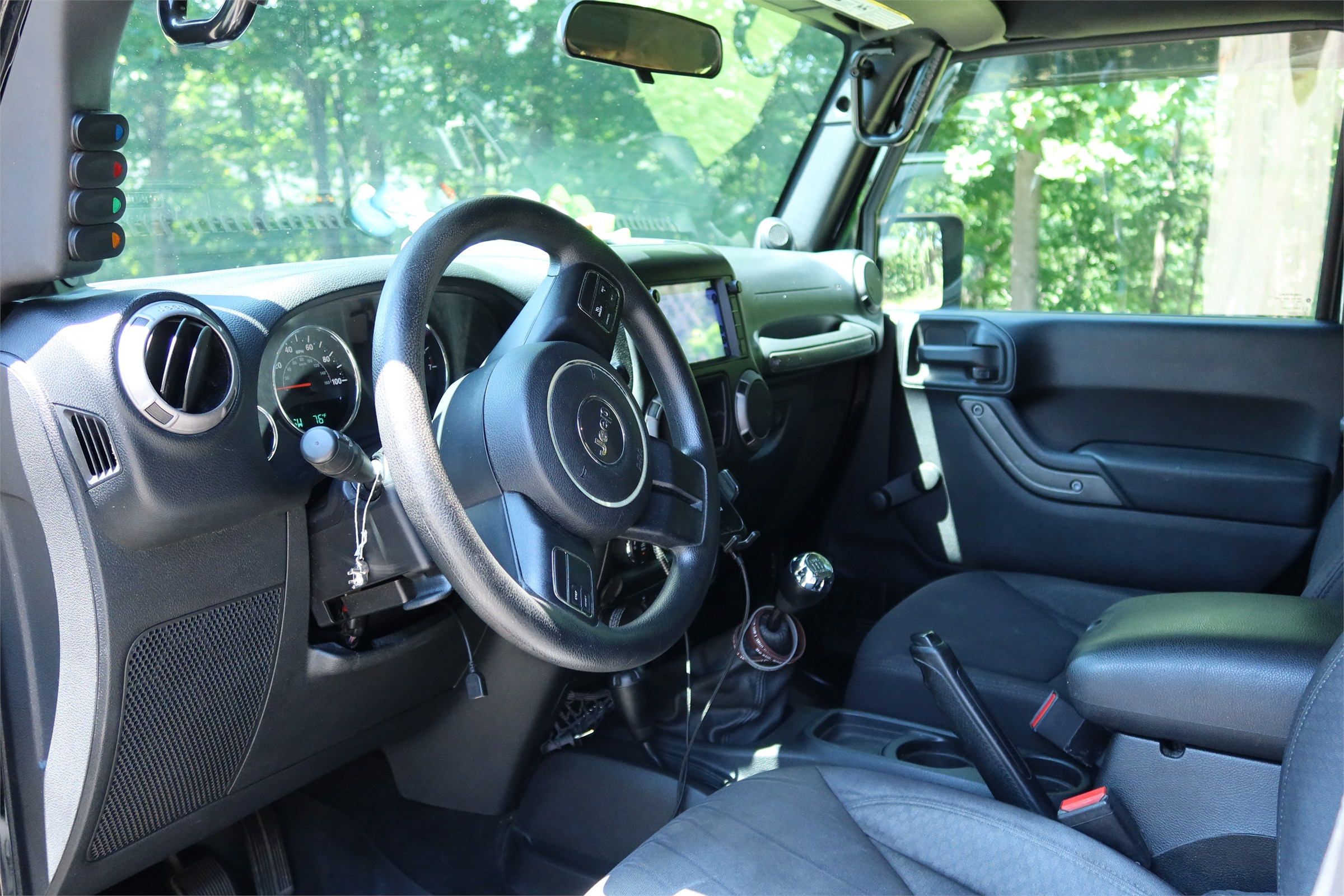 Used 2013 Jeep Wrangler Sport AWD/4WD image 9