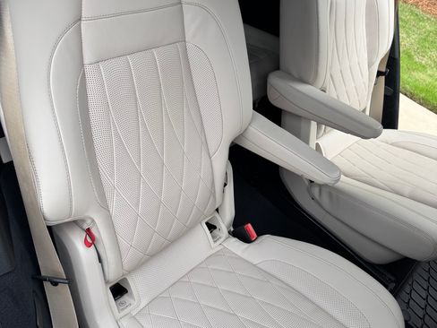 Used 2021 Mercedes-Benz GLS 63 AMG 4MATIC image 28