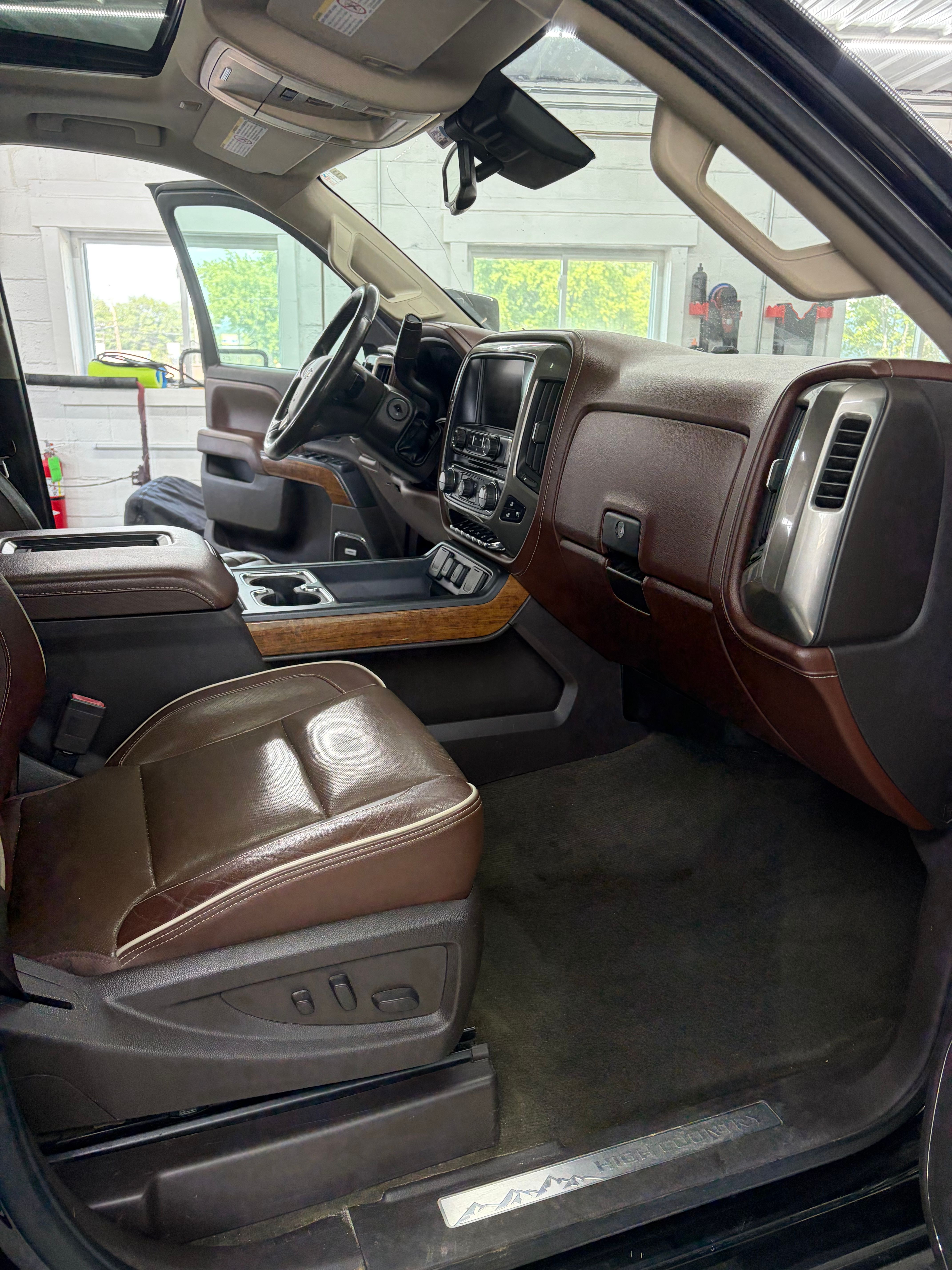Used 2016 Chevrolet Silverado 2500 High Country w/ Duramax Plus Package AWD/4WD image 8