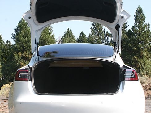 Used 2020 Tesla Model 3 Long Range image 16