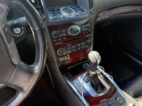 Used 2010 INFINITI G37 x Coupe w/ Premium Pkg image 9