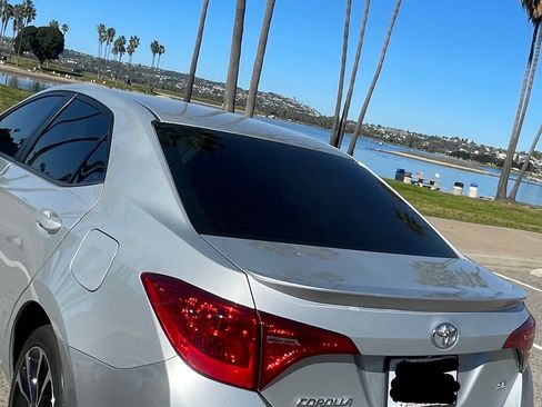 Used 2019 Toyota Corolla SE image 2