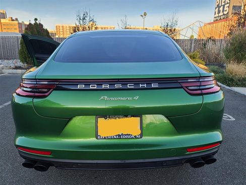 Used 2018 Porsche Panamera 4 image 5