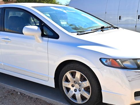 Used 2011 Honda Civic LX image 5