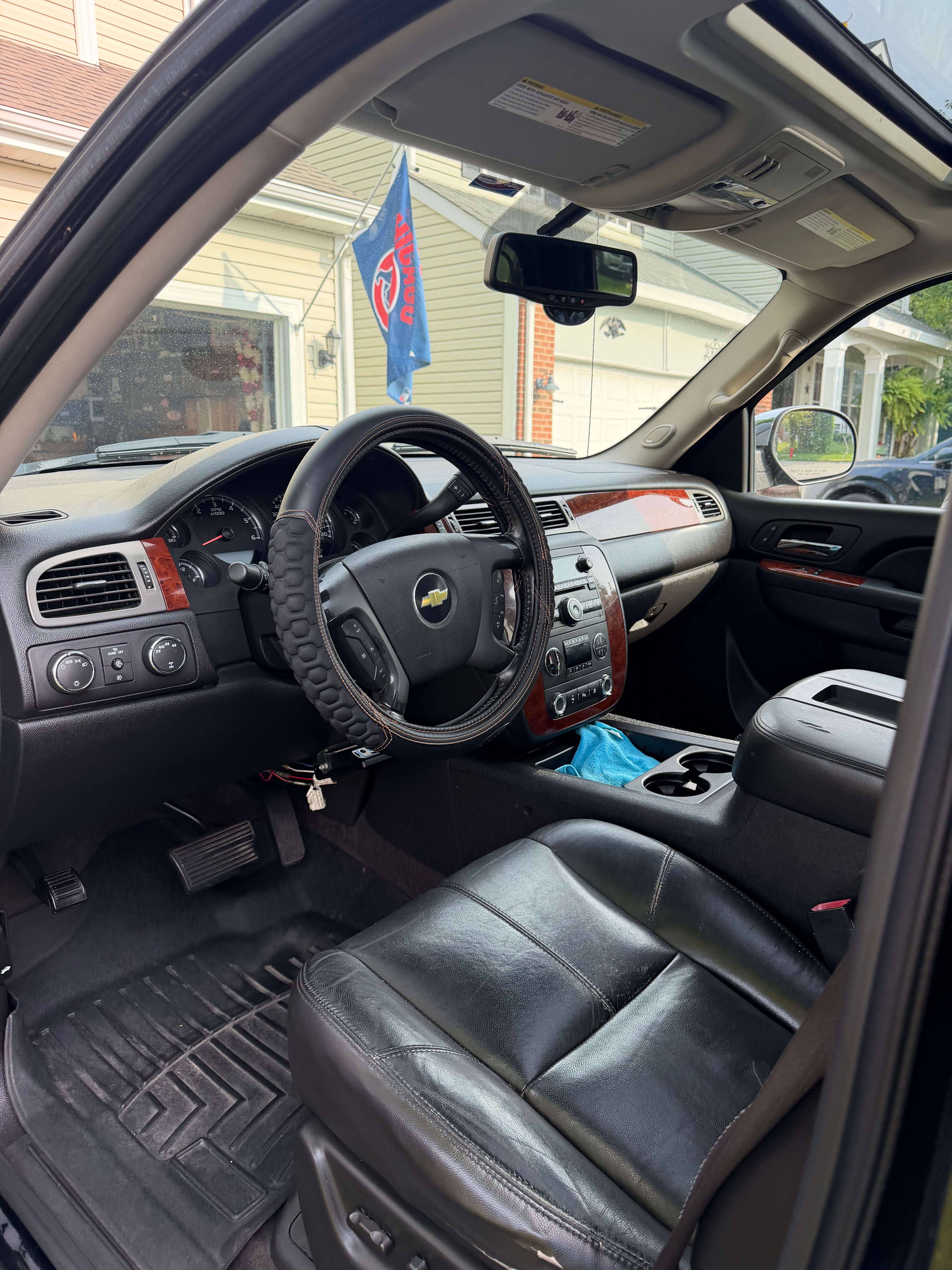 Used 2010 Chevrolet Avalanche LT w/ Luxury Package AWD/4WD image 8
