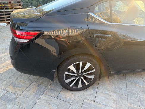 Used 2024 Nissan Sentra SV w/ SV Premium Package image 11