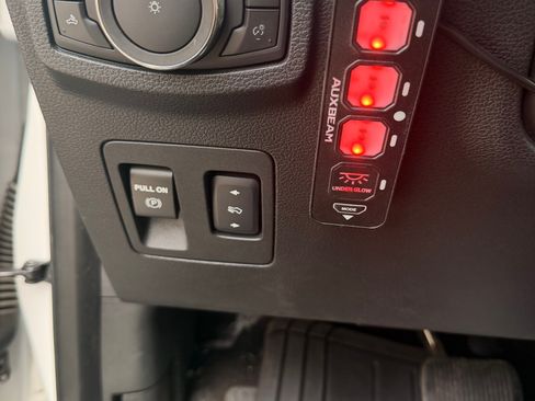 Used 2015 Ford F150 XLT w/ Equipment Group 302A Luxury AWD/4WD image 8