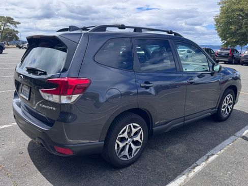 Used 2019 Subaru Forester Premium AWD/4WD image 10