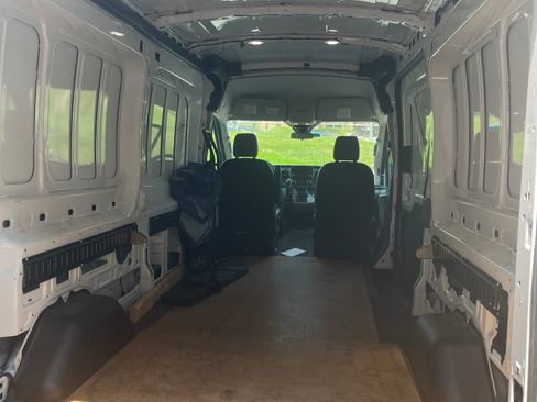 Used 2021 Ford Transit 250 Medium Roof RWD image 5