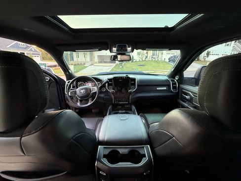 Used 2024 RAM 2500 Laramie w/ Sport Appearance Package image 11