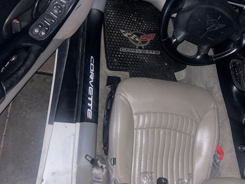 Used 1998 Chevrolet Corvette Convertible w/ Memory Pkg image 3