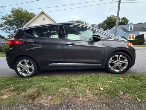 Used 2017 Chevrolet Bolt LT FWD image 4
