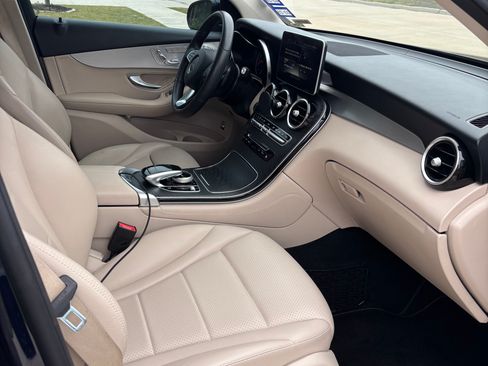 Used 2019 Mercedes-Benz GLC 300 image 11