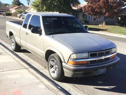 Used 1998 Chevrolet S10 Pickup LS w/ Preferred Equipment Group