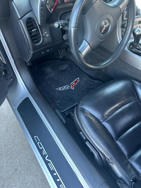 Used 2006 Chevrolet Corvette Coupe w/ Preferred Equipment Group RWD image 17