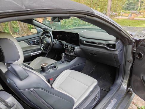 Used 2024 Ford Mustang Premium RWD image 15