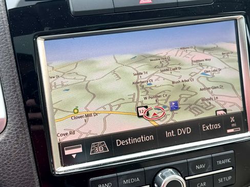 Used 2012 Volkswagen Touareg VR6 image 10