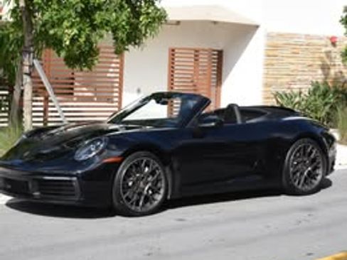 Used 2022 Porsche 911 Carrera image 5