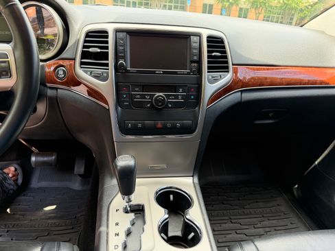 Used 2013 Jeep Grand Cherokee Limited w/ Trailer Tow Group IV RWD image 17