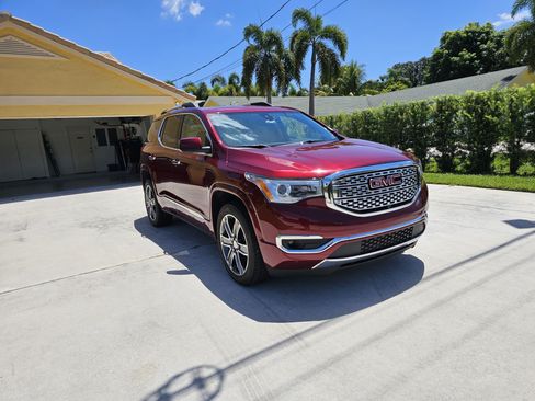 Used 2017 GMC Acadia Denali w/ Technology Package FWD image 2