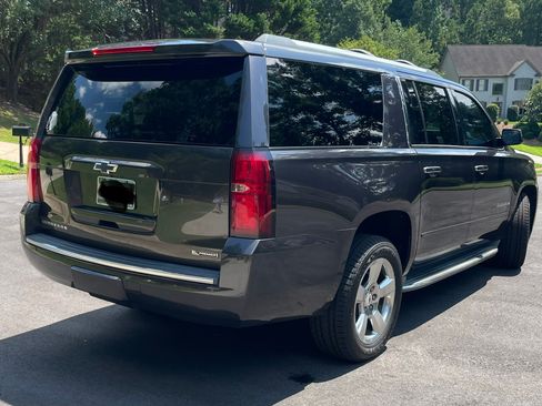 Used 2017 Chevrolet Suburban Premier AWD/4WD image 27