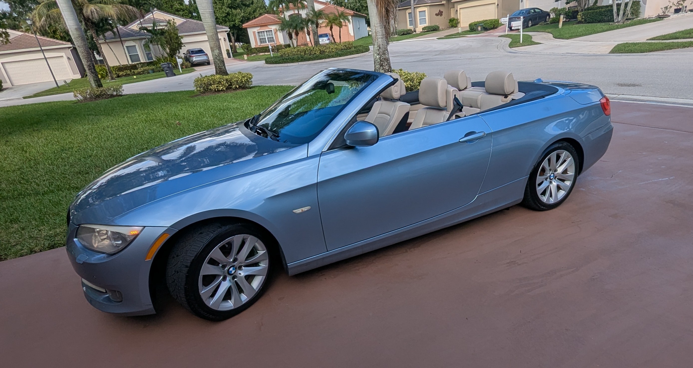 Used 2012 BMW 328i Convertible RWD image 1