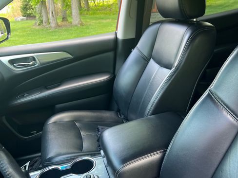 Used 2017 Nissan Pathfinder SL AWD/4WD image 12