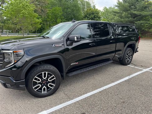 Used 2022 GMC Sierra 1500 AT4 w/ AT4 Premium Package AWD/4WD image 5